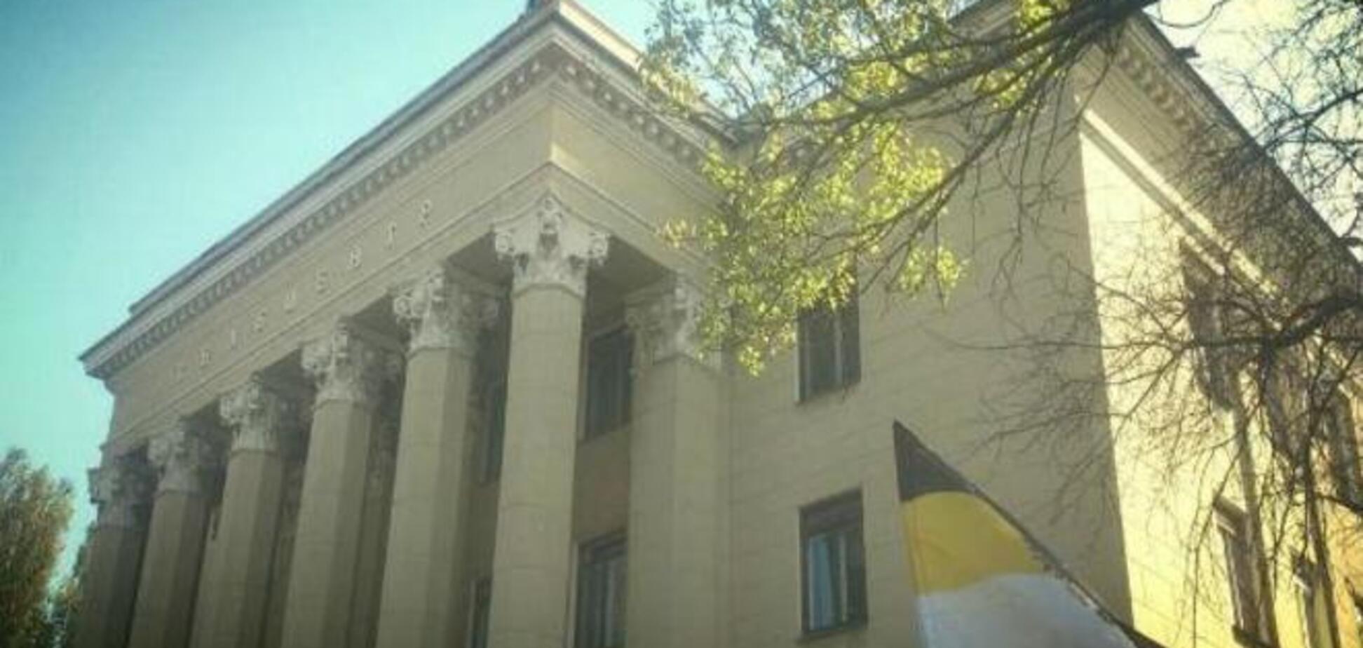Милиция сняла флаг 'Донецкой республики' со здания ТРК