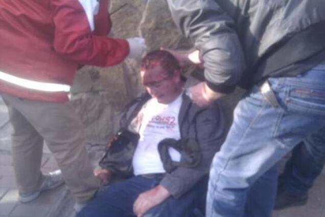 В Харькове напали на участников шествия за единую Украину: есть пострадавшие