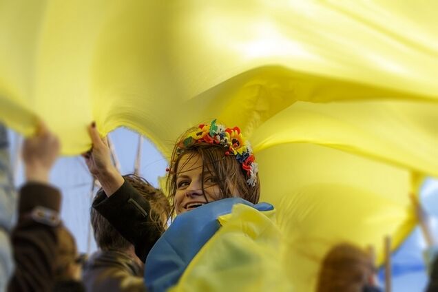 Украинцы стали наигрывать гимн страны на телефонах и домофонах