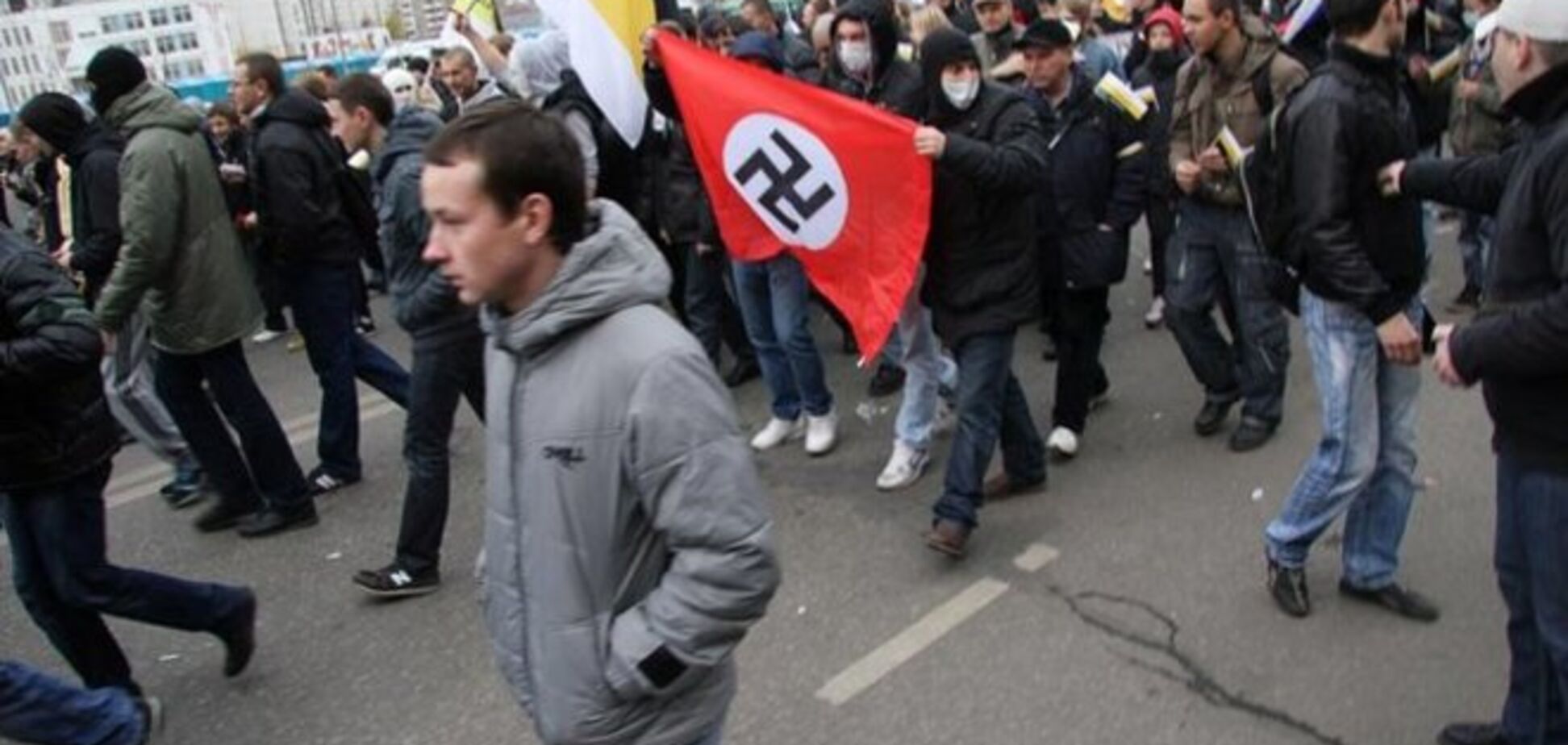 В России проблема с неофашистами более актуальна, чем в Украине - Amnesty International