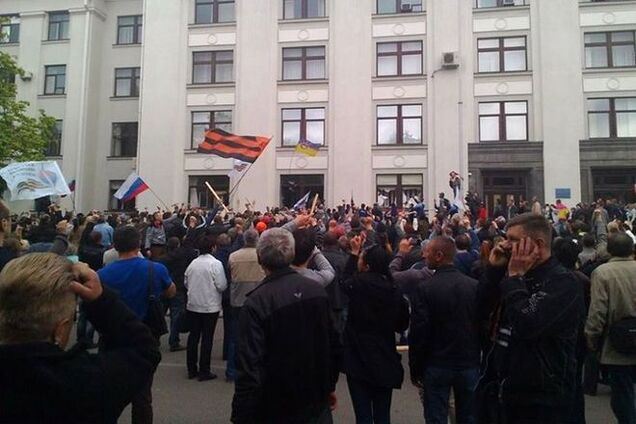 Нацгвардія залишила будівлю Луганської ОДА, терористи мають намір штурмувати прокуратуру