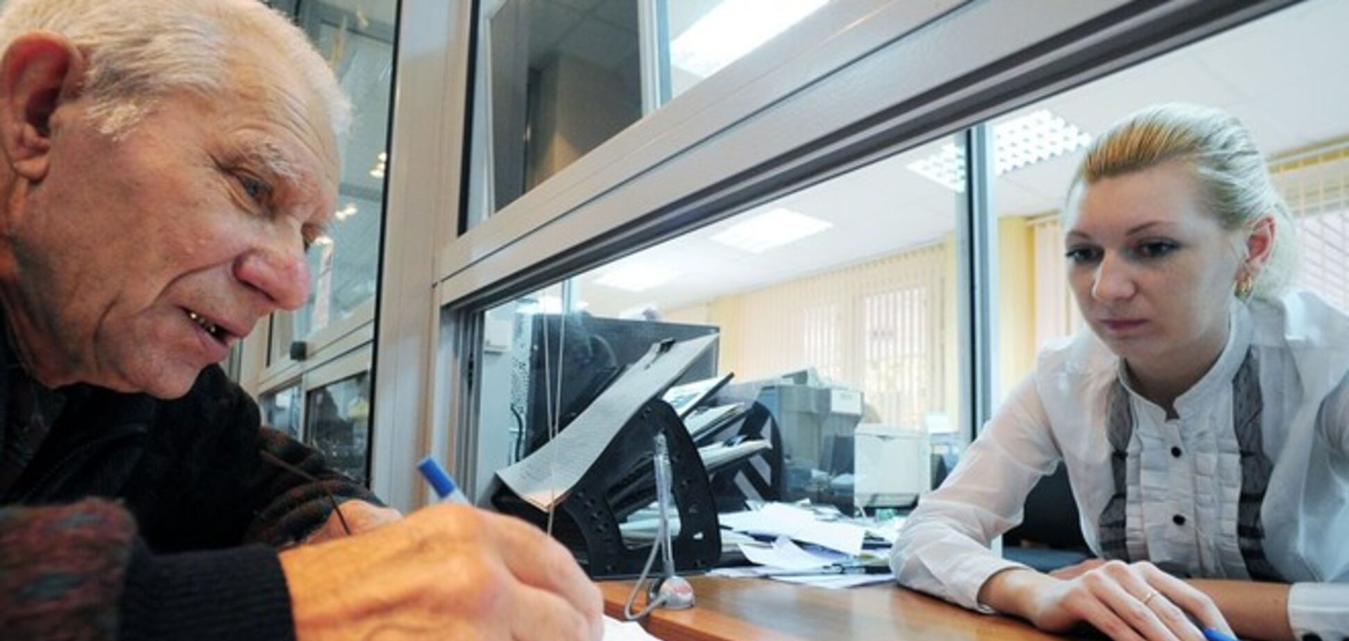 Севастопольские пенсионеры из-за очередей остались без пенсий