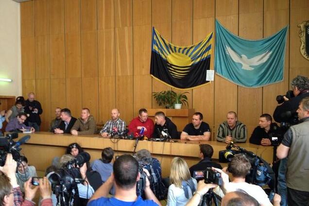 Террористы еще не знают, когда отпустят заложников из ОБСЕ