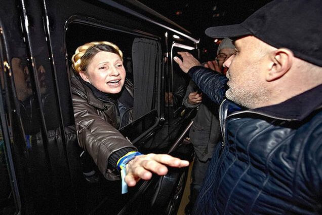 Тимошенко пытается поднять свой рейтинг за счет Порошенко - политолог