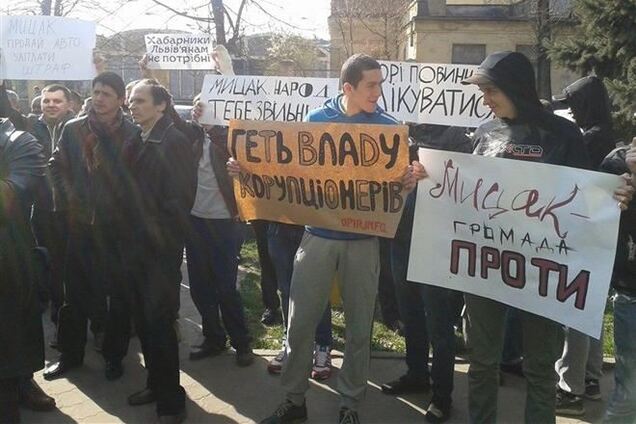 Скандального начальника ГАИ Львова заставили уволиться