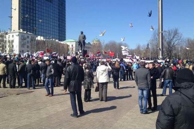 У Донецьку сепаратисти напали на кримчанок зі словами 'каналу звідси, а то вас уб'ють!'