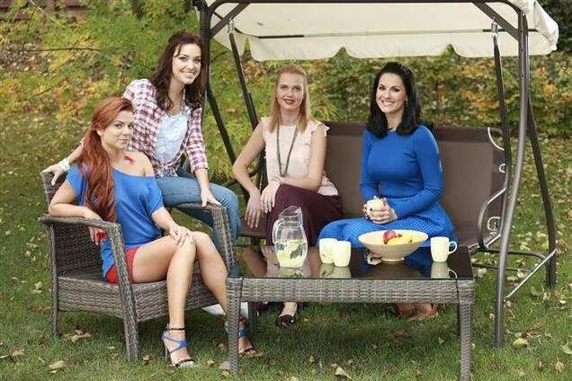 Инновационное шоу: сто парней и три холостячки