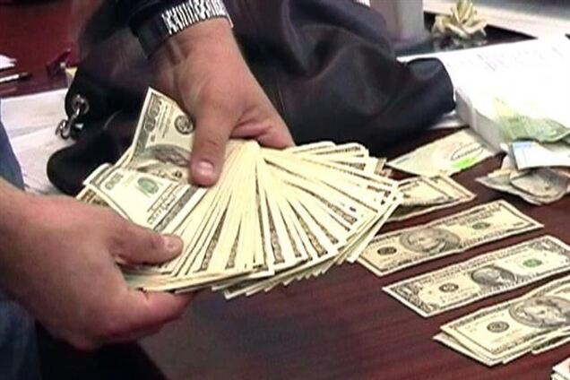 В Днепропетровске задержали мошенника за взятку в полмиллиона