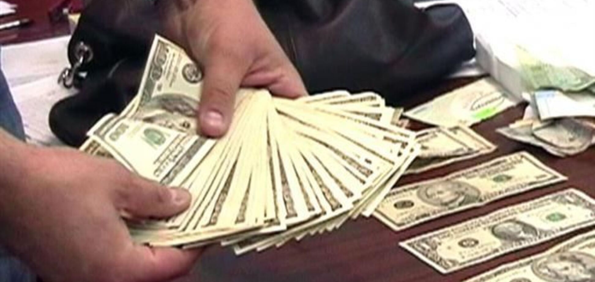 В Днепропетровске задержали мошенника за взятку в полмиллиона