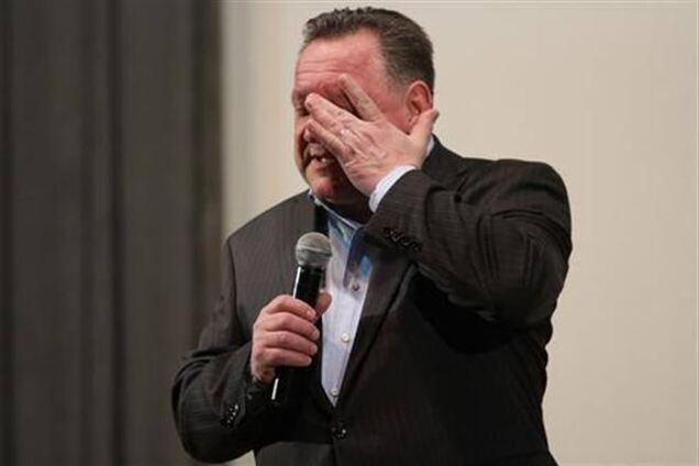 Бенюка из 'Свободы' забросали гнилыми помидорами