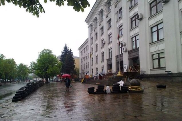 В Луганске пособники террористов изъяли авто главы облсовета, прокурора и ветеранов - СМИ