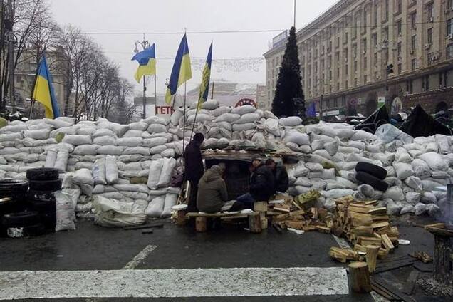 'Правый сектор' хочет разобрать баррикады на Майдане
