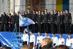В Черкассах моряков из одноименного тральщика встречали как героев