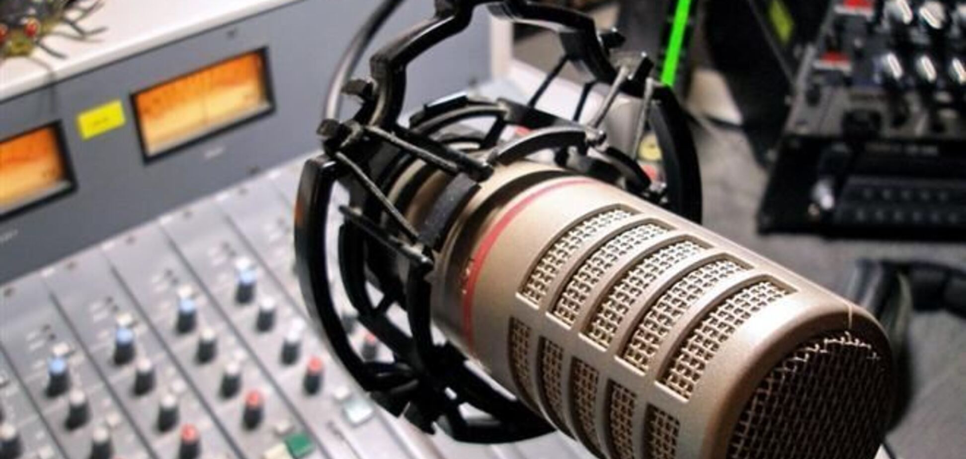 Загальні передачі 'Радіо Ера' і 'Голосу Росії' погрожують Україні - Нацтелерадіо