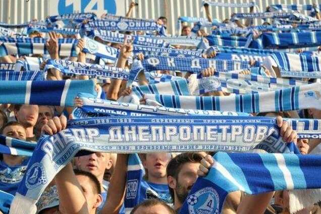 Фанатов 'Днепра' и лидера ультрас 'Таврии' задержали в Крыму