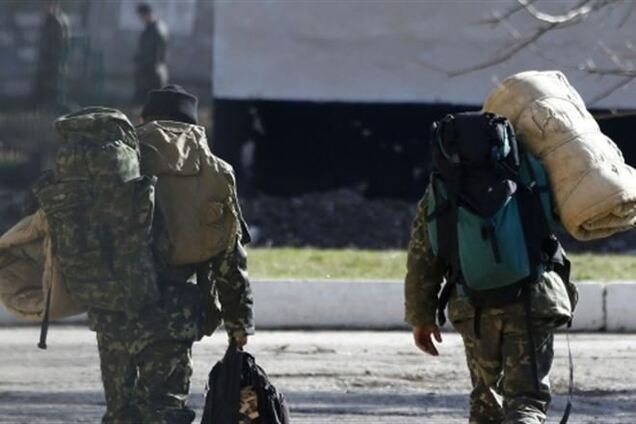 На материк из Крыма прибыли полторы тысячи военнослужащих с семьями