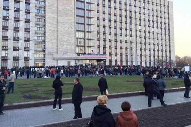 У понеділок в Донецьку обговорять проведення референдуму про входження до складу РФ