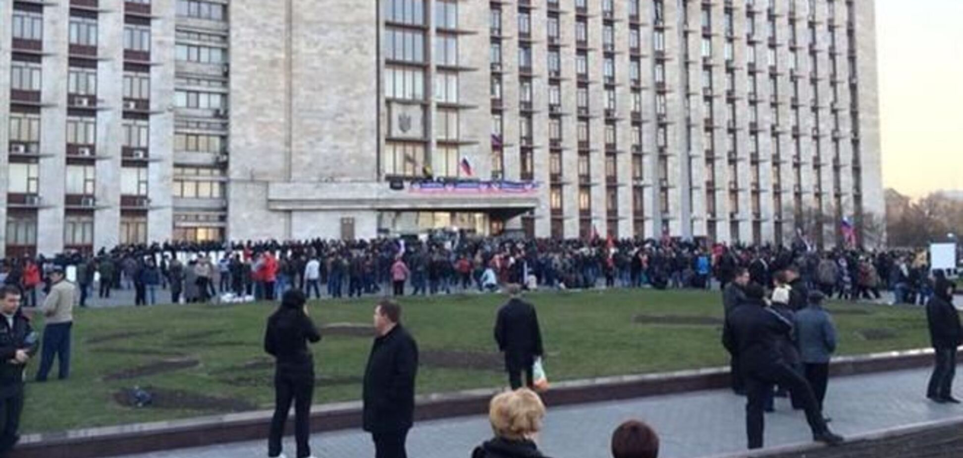 У понеділок в Донецьку обговорять проведення референдуму про входження до складу РФ