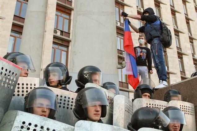 В МВД отметили, что сепаратисты на Востоке прикрываются женщинами и детьми