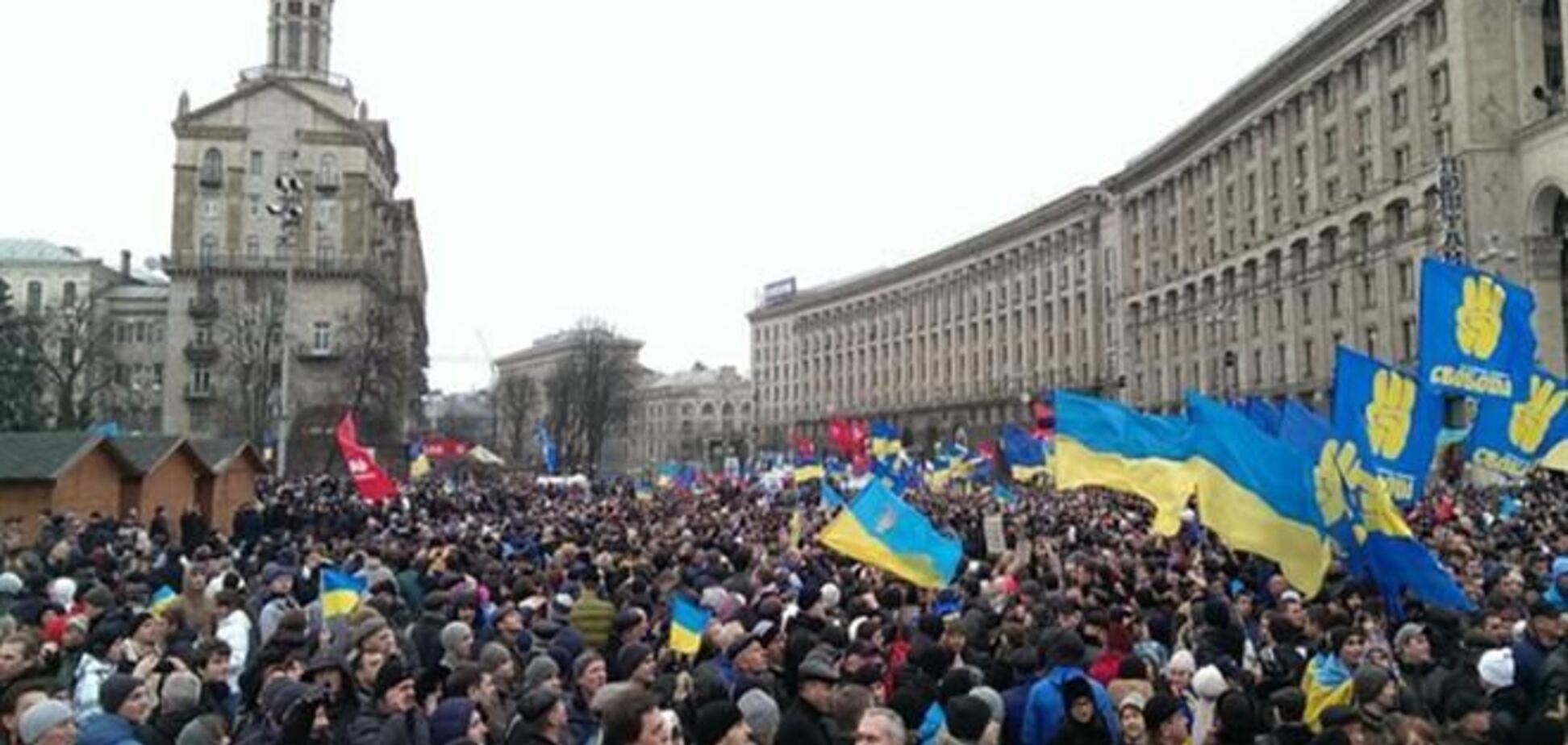 На Майдане ввели 'комендантский час'