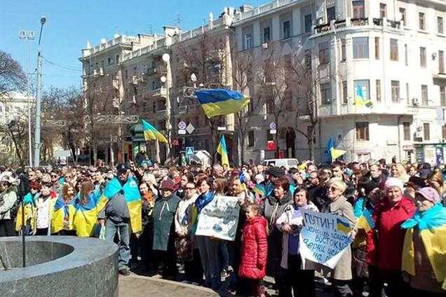 В Харькове проходит сразу три митинга