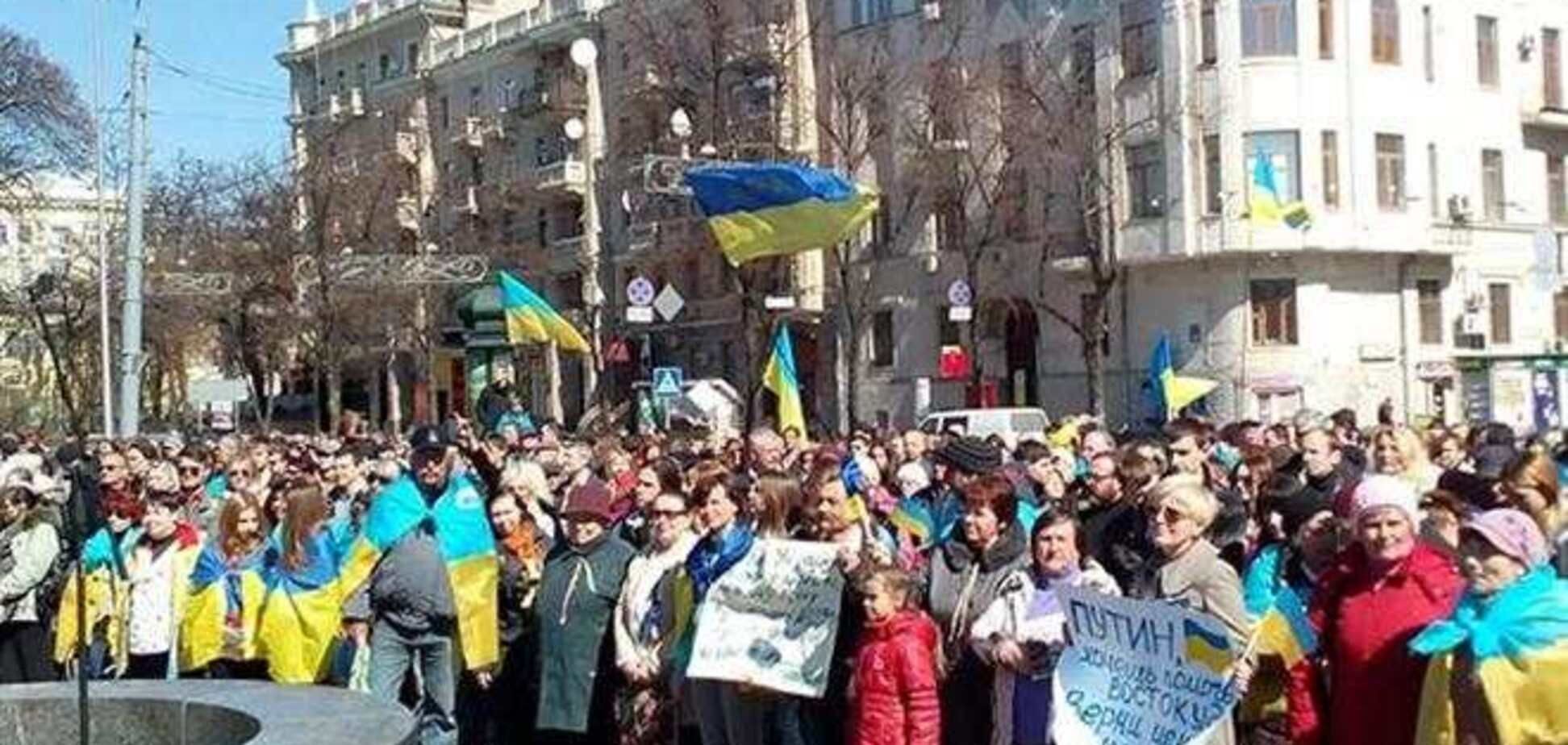 В Харькове проходит сразу три митинга