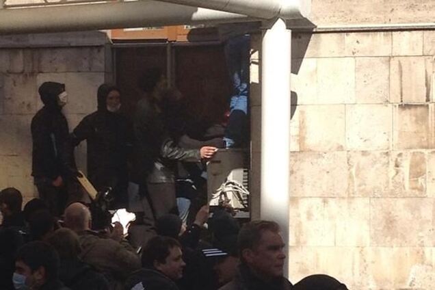 В Донецке сепаратисты кричат на камеры СМИ РФ 'Мать-Россия, помоги!'