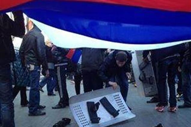 Сепаратисты штурмуют Восток Украины