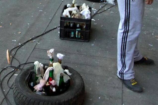 Донецкие сепаратисты готовятся делать 'коктейли Молотова'