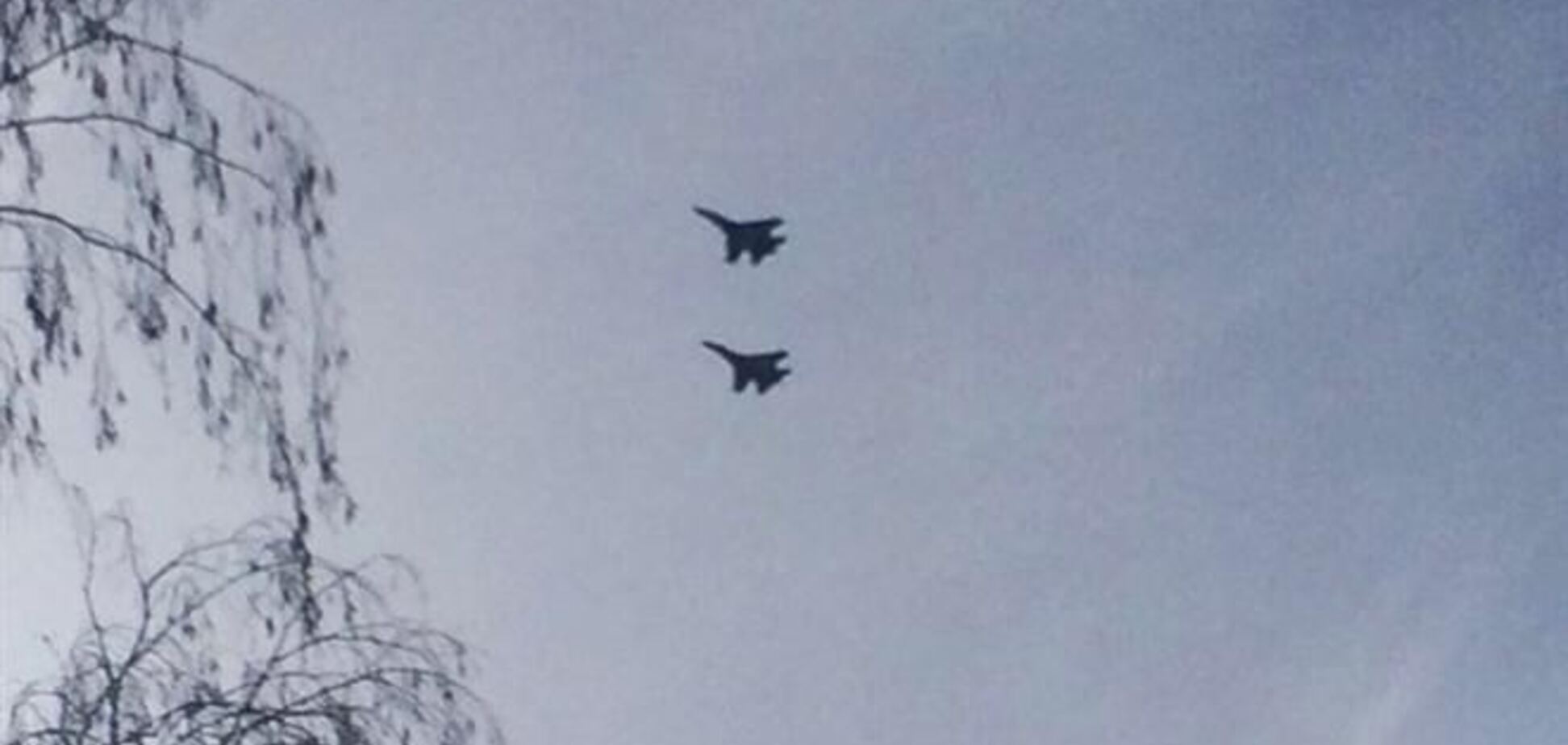 В небе над Донецком заметили два истребителя. В Минобороны говорят об изучении обстановки