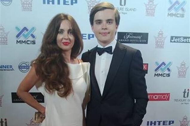 Банальный пиар или патриотизм?