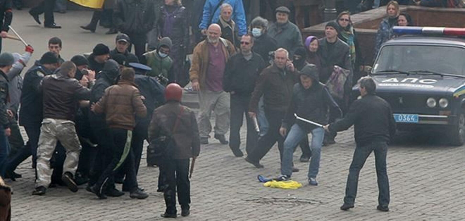 В Харькове активисты Антимайдана напали на Евромайдан