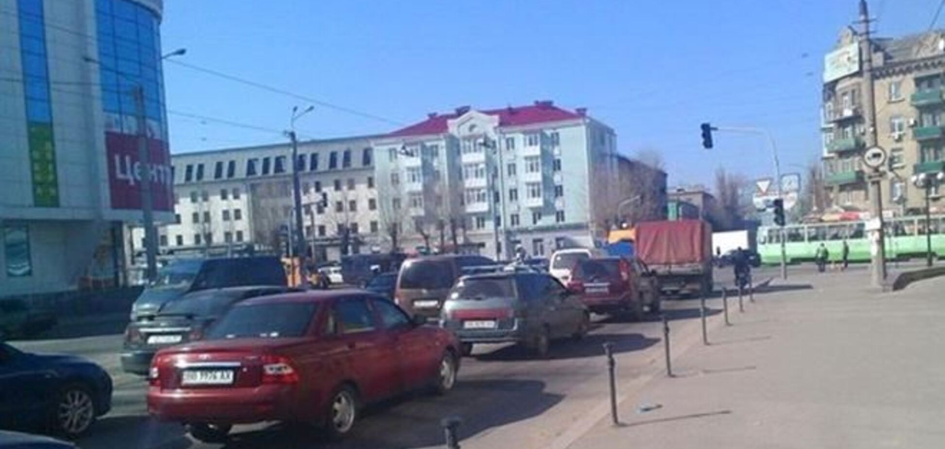 В Луганске сепаратисты уговаривают милиционеров перейти на их сторону