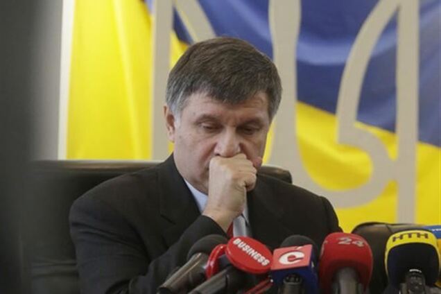 Аваков пообещал устроить кадровые чистки в харьковской милиции и рассказал подробности освобождения ОГА