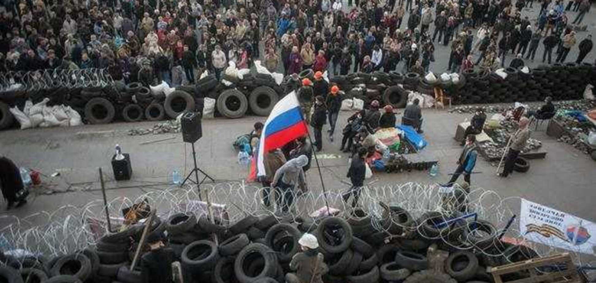 В Донецке сепаратисты перекрывают газ и жгут автомобили