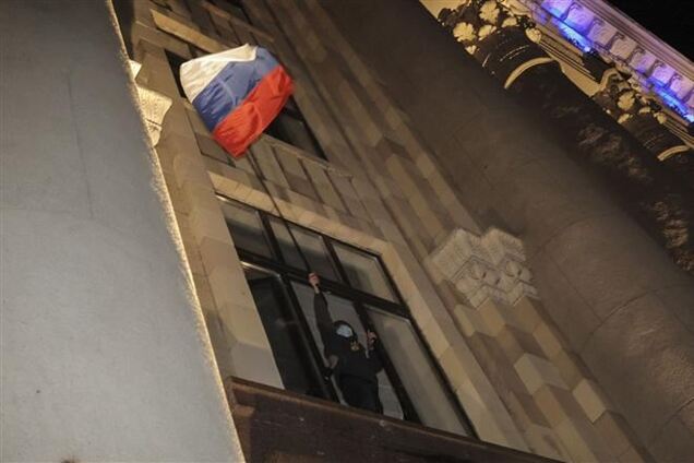 Из захваченного здания СБУ в Луганске освободили 56 заложников