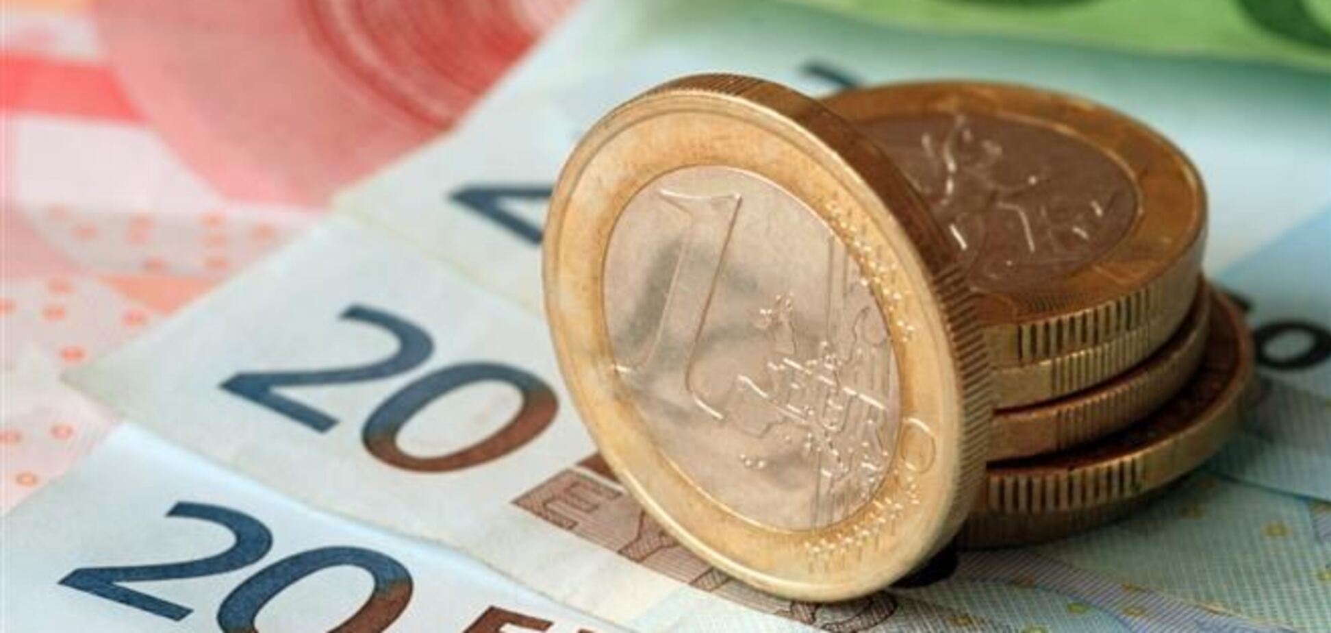 НБУ повысил курс евро до 16,64 грн