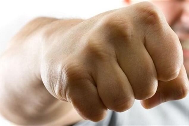 В Симферополе крымскотатарского парня избили за разговор не на русском