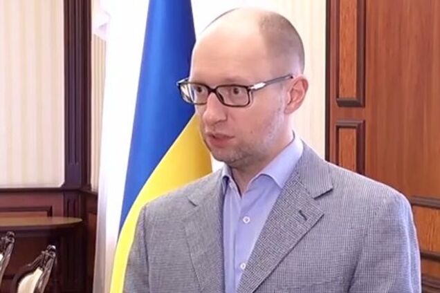 Яценюк: без кредита МВФ гривня упала бы до 35 за доллар