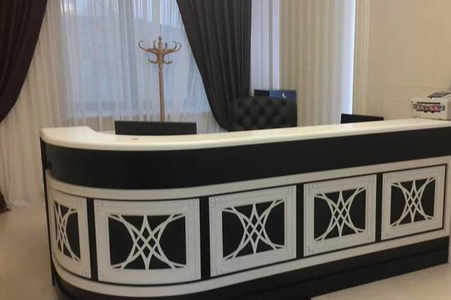 Журналисты добрались до кабинета экс-главы СБУ: персональная массажная и часы за $5 тыс.