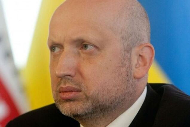 Турчинов поздравил украинцев с 1 Мая: идеальная страна не создастся сама собой