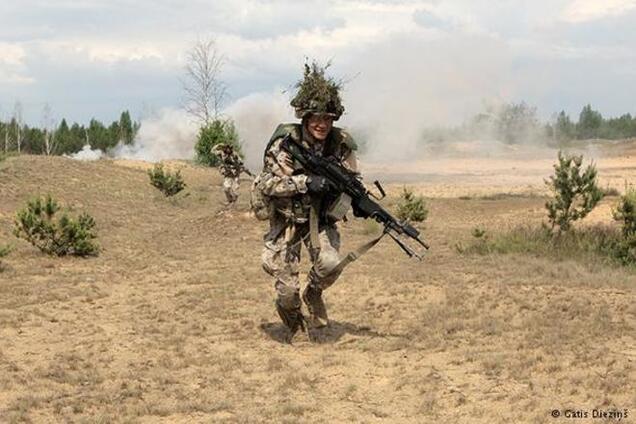 Естонія просить війська НАТО затриматися через агресії Росії