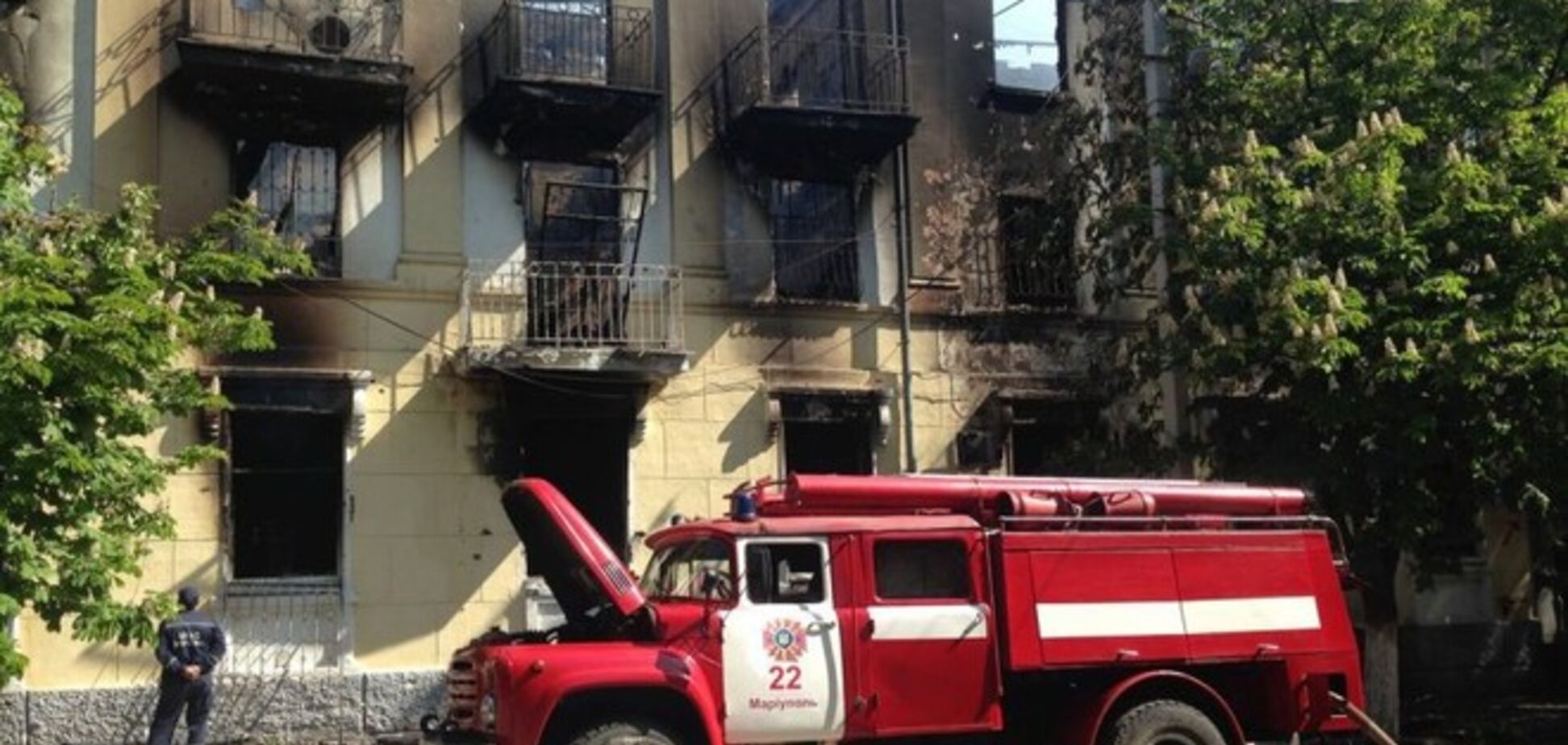 Опубликованы фотографии сгоревшего здания ГУВД и Мариупольского горсовета