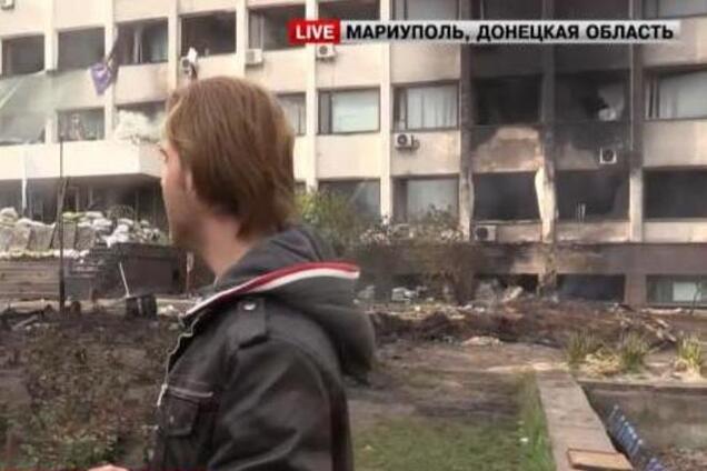 Пожар в горсовете Мариуполя: сгорели все баррикады у входа и часть кабинетов