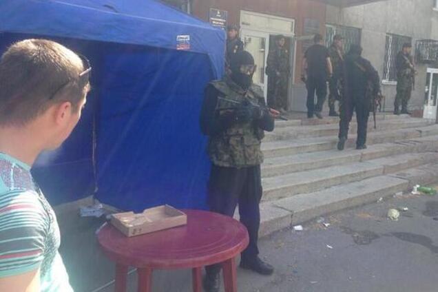 В Красноармейске псевдореферендум свернули после прихода Нацгвардии