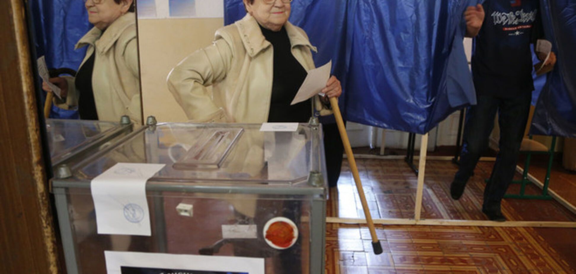 У Донецьку на 'референдумі' голосують майже одні пенсіонери, щоб їх до себе забрав Путін