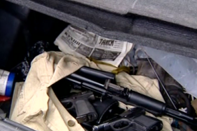 На блокпосту под Киевом перехватили автомобили с оружием