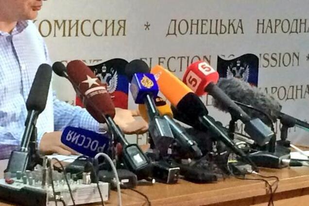 Після оголошення результатів 'референдуму' у Донецькій області мікрофон каналу 'Росія 1' впав. Фотофакт