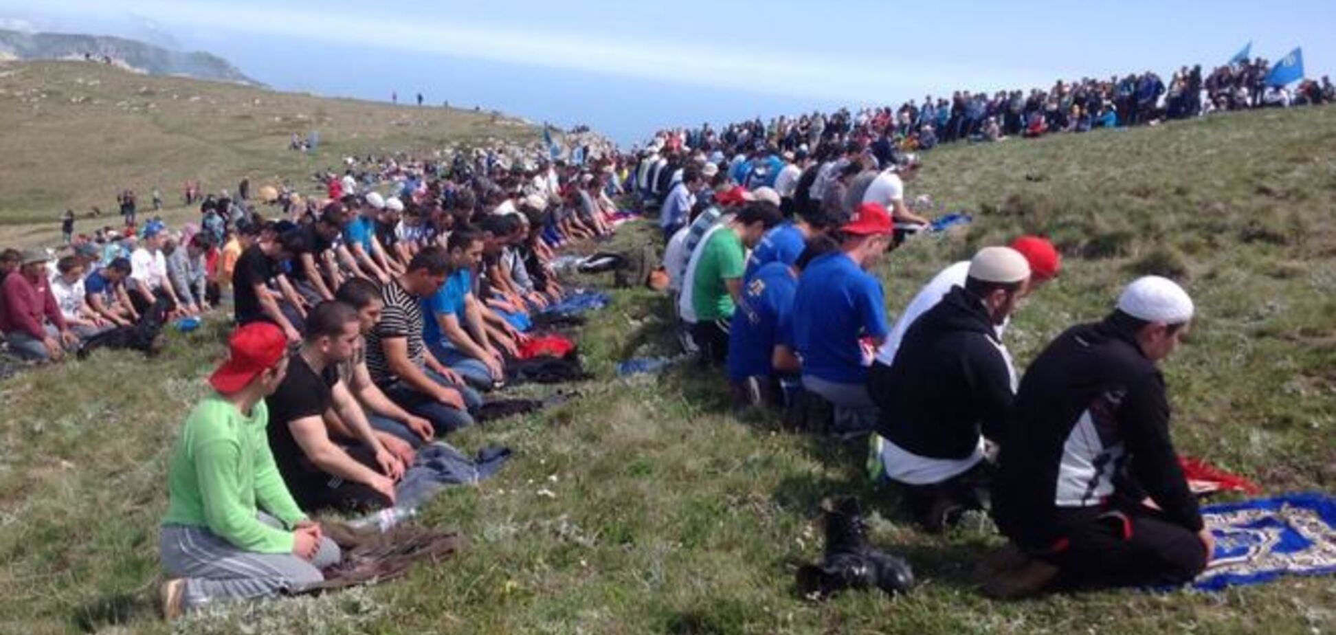 Татари підкорили одну з найвищих гір Криму, скандуючи 'Слава Україні!'