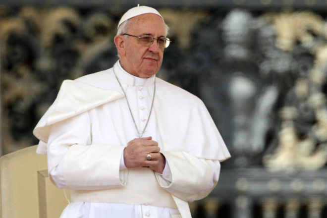 Папа Римский написал Турчинову, что молится за мир в Украине